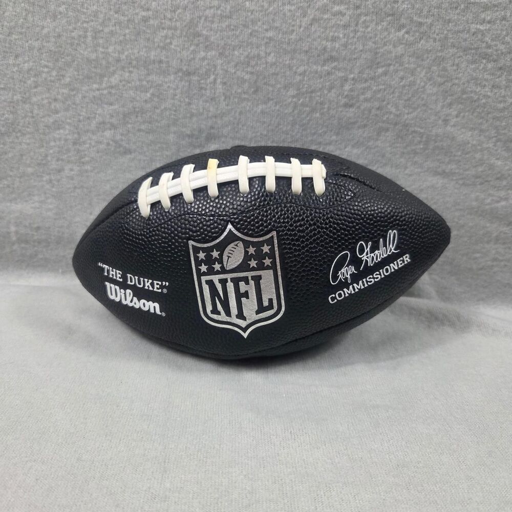 Wilson Black Ball-sports